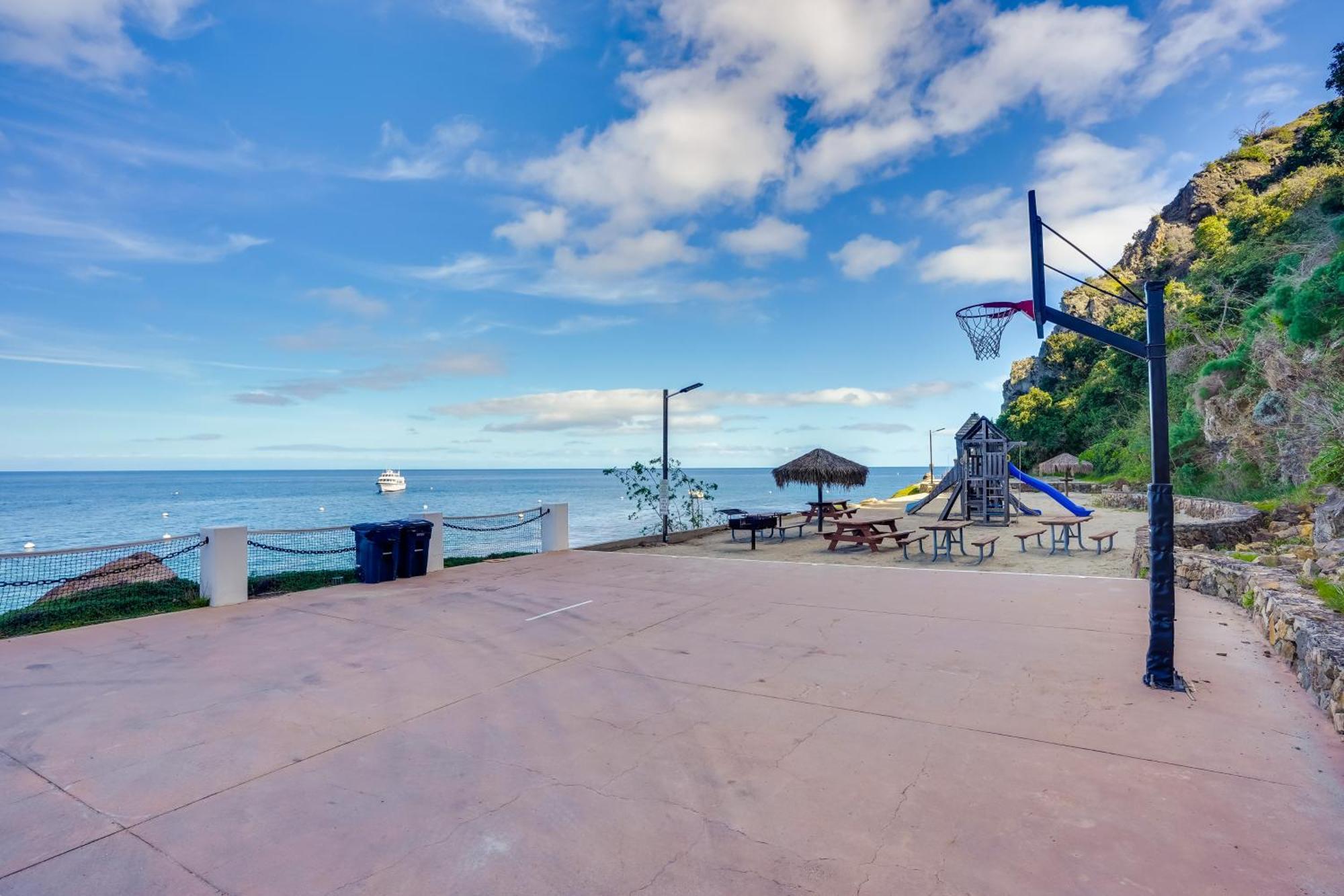 Gorgeous Catalina Island With Golf Cart! Apartment